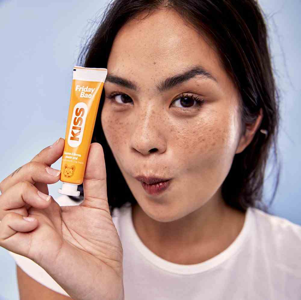 Błyszczyk Do Ust Stymulujący Friday Bae Kiss 15Ml